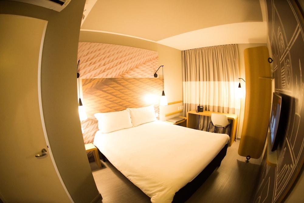 ibis Jacarei Hotel Bagian luar foto