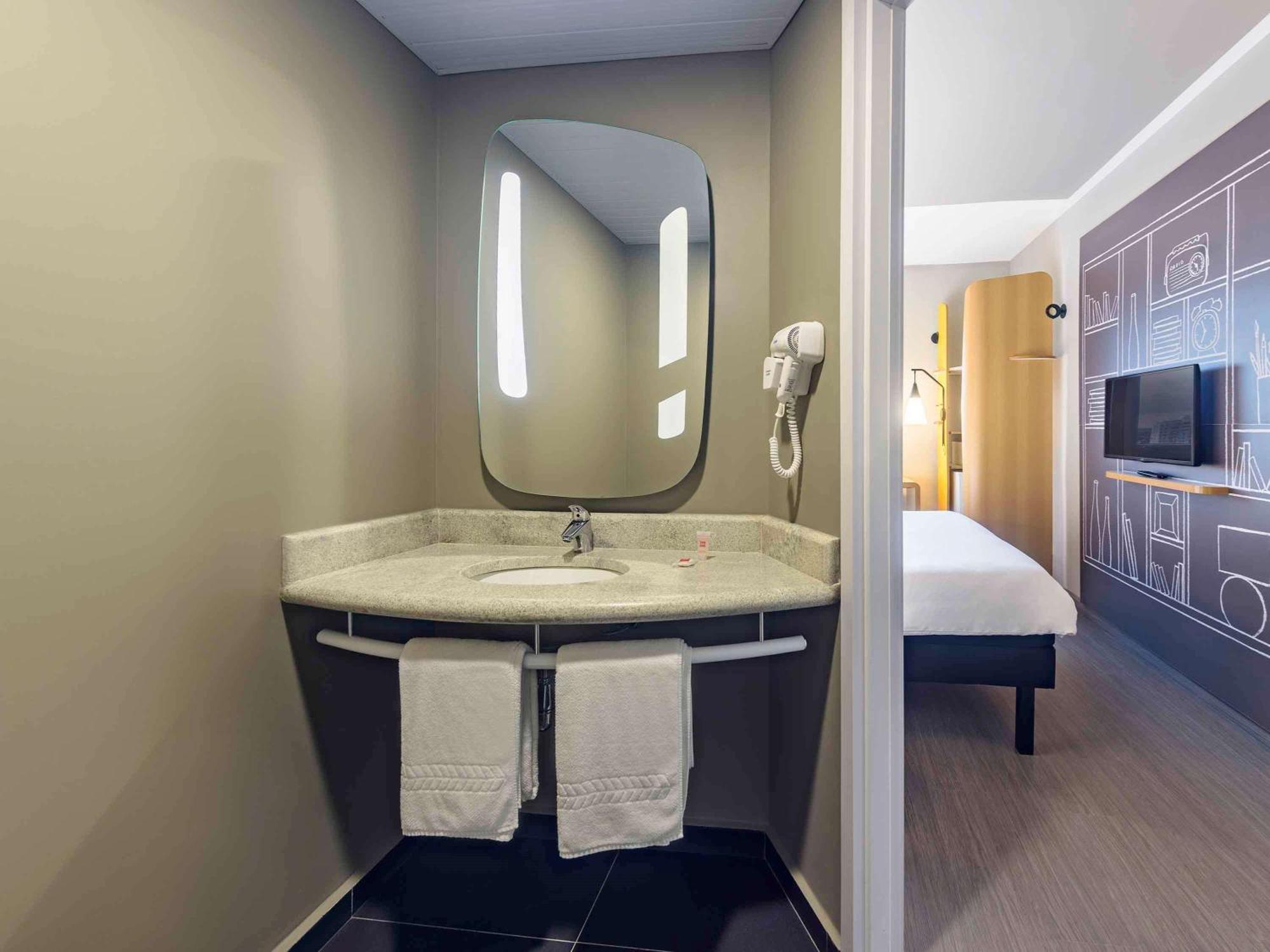 ibis Jacarei Hotel Bagian luar foto