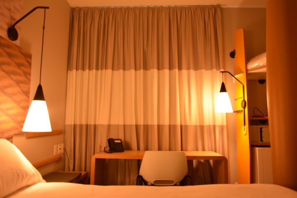 ibis Jacarei Hotel Bagian luar foto