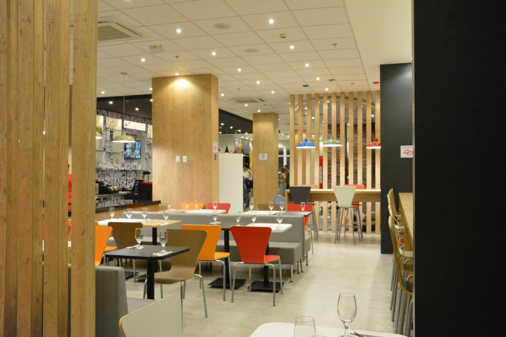ibis Jacarei Hotel Bagian luar foto